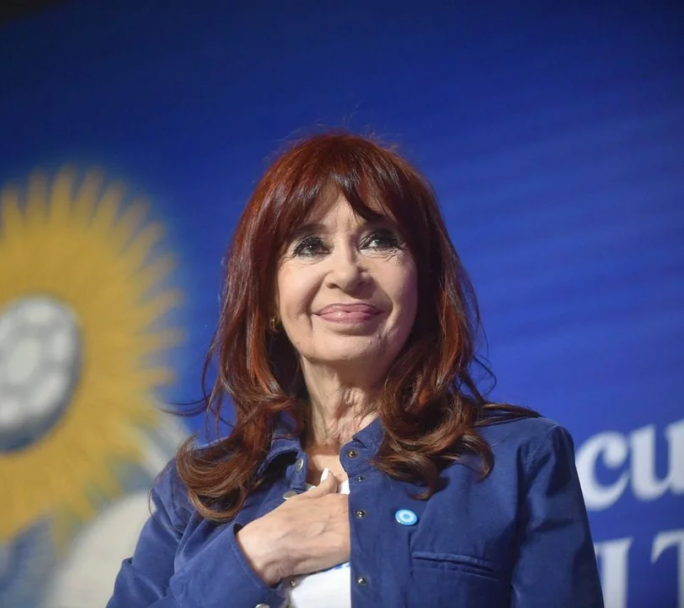 Cristina Kirchner: "Ellos no construyeron ni una puta escuela", afirmó."